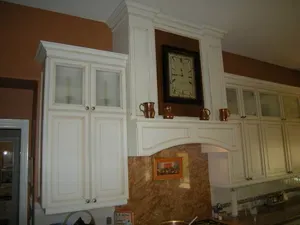 White lacquer kitchen cabinet project