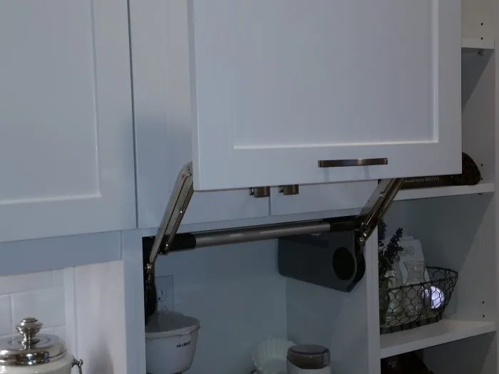Mandina's Cabinets project photo