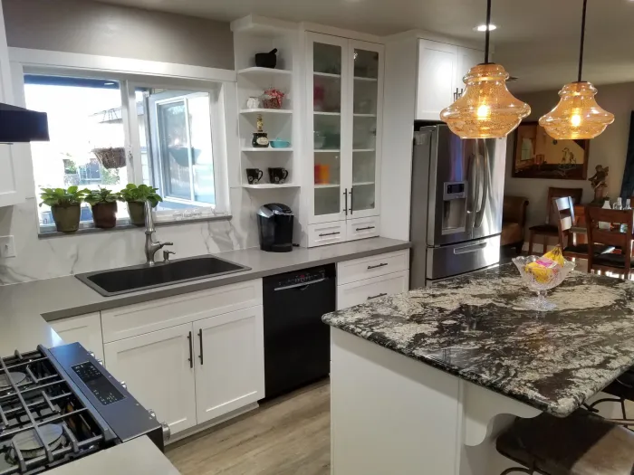 Mandina's Cabinets project photo