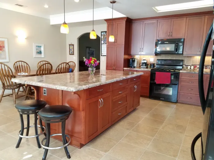 Mandina's Cabinets project photo