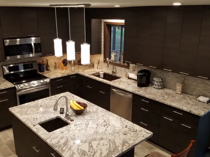Mandina's Cabinets project photo