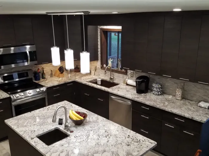 Mandina's Cabinets project photo
