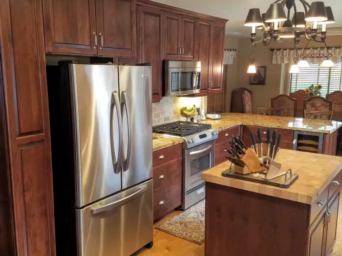 Mandina's Cabinets project photo