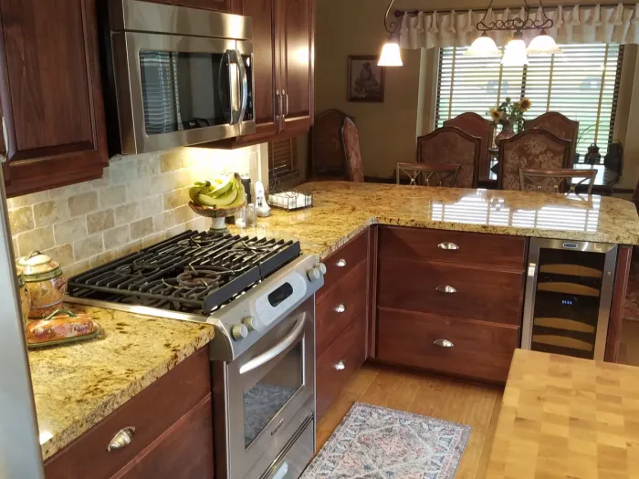 Mandina's Cabinets project photo