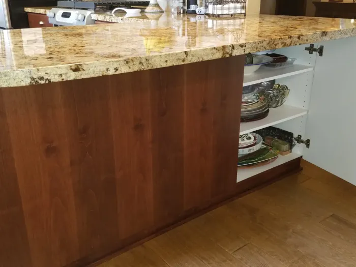 Mandina's Cabinets project photo