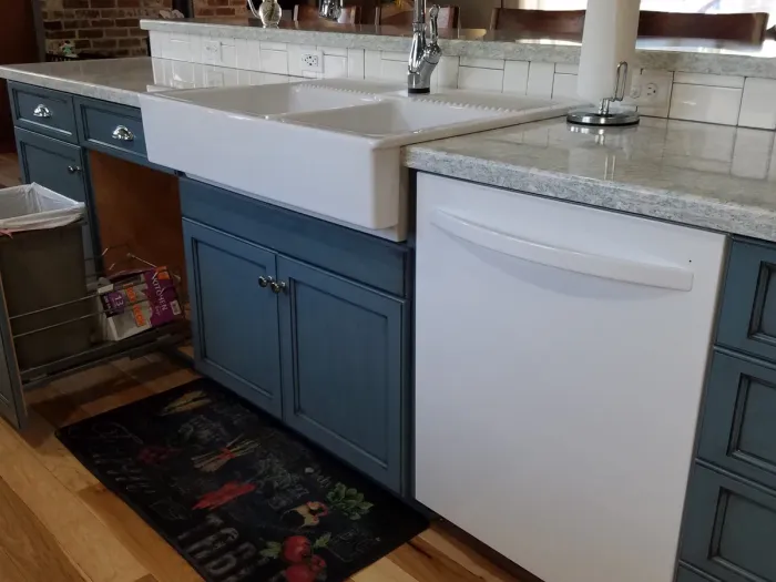 Mandina's Cabinets project photo
