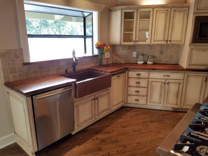 Mandina's Cabinets project photo