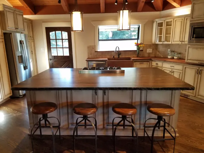 Mandina's Cabinets project photo