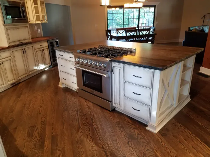 Mandina's Cabinets project photo