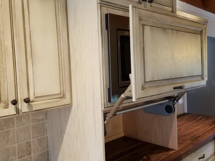 Mandina's Cabinets project photo