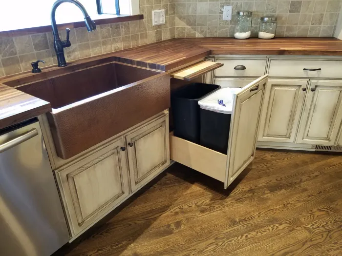 Mandina's Cabinets project photo