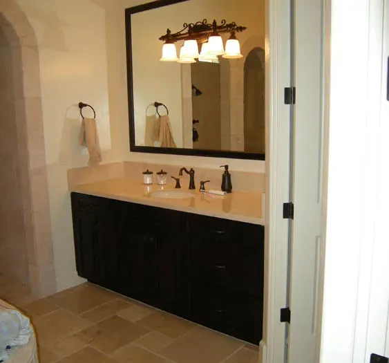 Mandina's Cabinets project photo