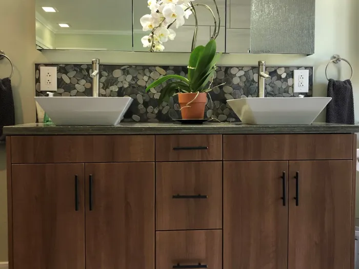 Mandina's Cabinets project photo